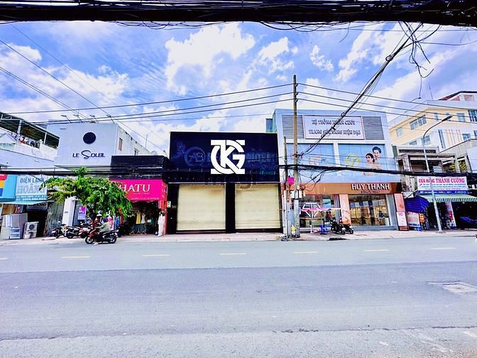 Hình ảnh Cho Thuê Nhà Mặt Tiền 488-490 CMT8, Quận 3
