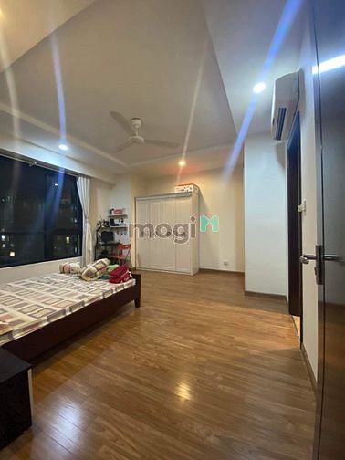 Hình ảnh Bán chung cư Hai Bà Trưng - Phân khu cao cấp - 90m2 - 4.2 tỷ.