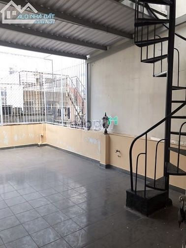 Hình ảnh Kẹt Vốn Bán Lỗ Nhà MT Chợ Hòa Bình Q5 70m2