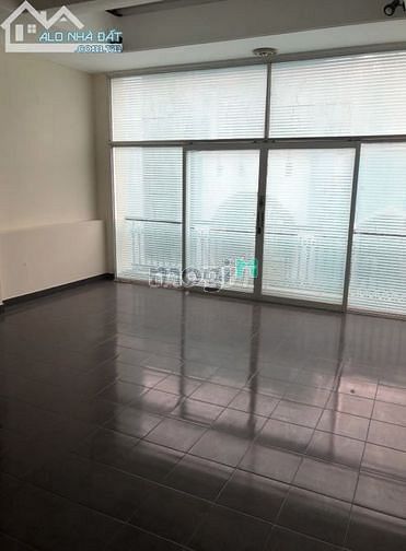 Hình ảnh Kẹt Vốn Bán Lỗ Nhà MT Chợ Hòa Bình Q5 70m2