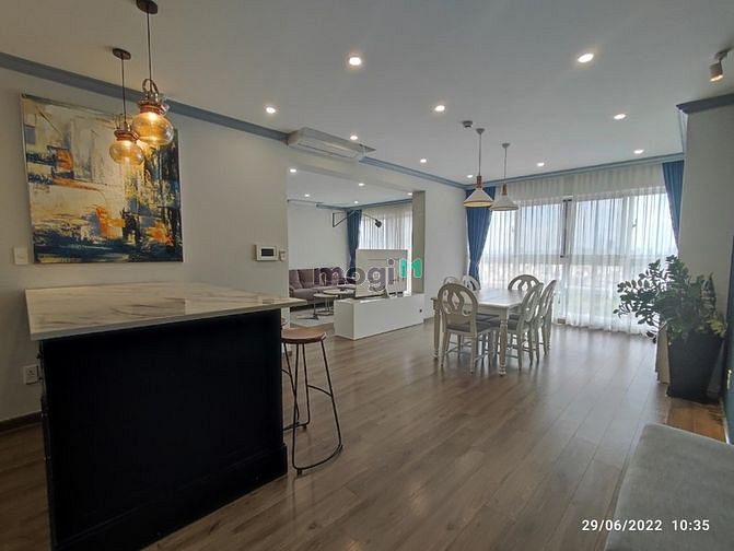 Hình ảnh Cho thuê Happy Valley dt 135m2, lầu cao giá 32tr/tháng.