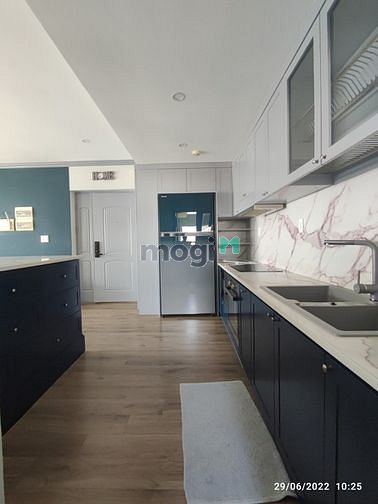 Hình ảnh Cho thuê Happy Valley dt 135m2, lầu cao giá 32tr/tháng.
