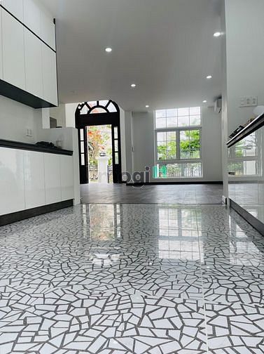 Hình ảnh Biệt Thự KingCrown Thảo Điền Ngang 12 x 26m Có Thang Máy