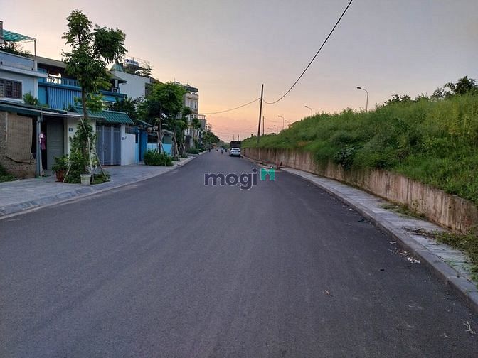 Hình ảnh BÁN GẤP 💥96M ĐẤT 💥ĐÊ GIANG BIÊN 💥 đường3 ô tô tránh,vỉa hè siêurộng