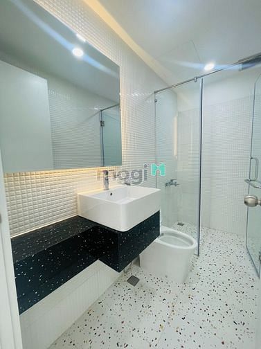 Hình ảnh Biệt Thự KingCrown Thảo Điền Ngang 12 x 26m Có Thang Máy
