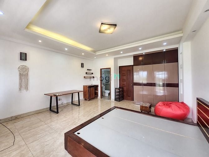 Hình ảnh View Ban Công Thoáng Mát - Siêu Rộng - HF