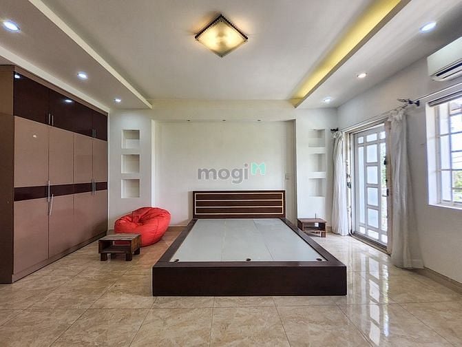 Hình ảnh View Ban Công Thoáng Mát - Siêu Rộng - HF