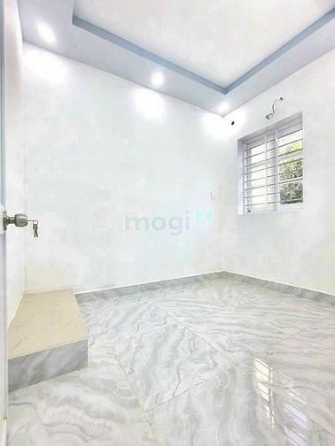 Hình ảnh Vỡ nợ bán nhà Hoàng Diệu,Q4,54m2,SHR,HẺM Ô TÔ,giá:1ty450