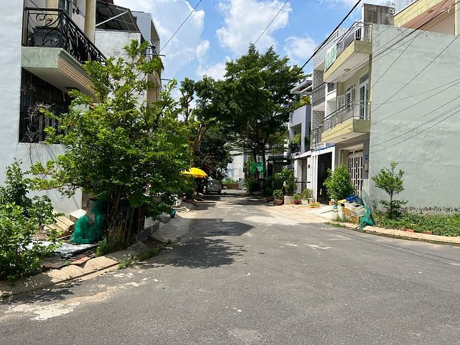 Hình ảnh Cần bán nền đất góc 2 MT sổ đỏ cá nhân xây tự do - KDC Nam Gia