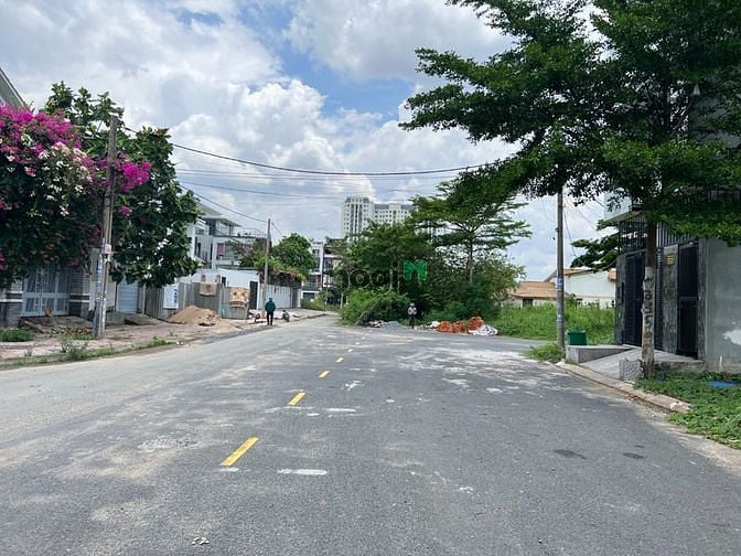 Hình ảnh Cần bán nền đất góc 2 MT sổ đỏ cá nhân xây tự do - KDC Nam Gia
