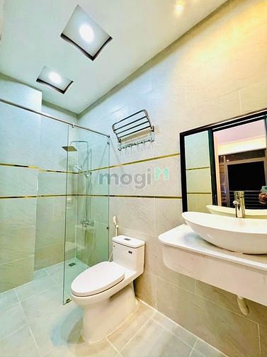 Hình ảnh Cho thuê nhà mới xây siêu xinh có thang máy