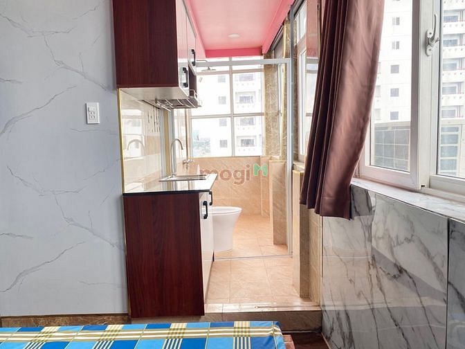 Hình ảnh Studio đầy đủ nội thất, có cửa sổ thoáng mát