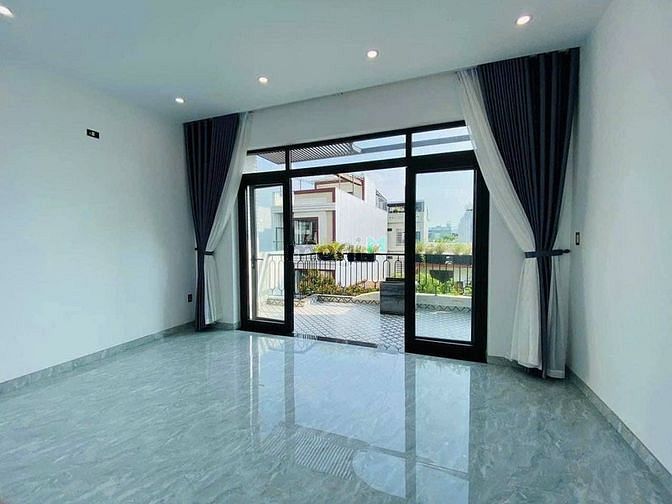 Hình ảnh Bán Nhà 3 Tầng Đường Nguyễn Chích Mới Đẹp - Hoà Minh - Liên Chiêu