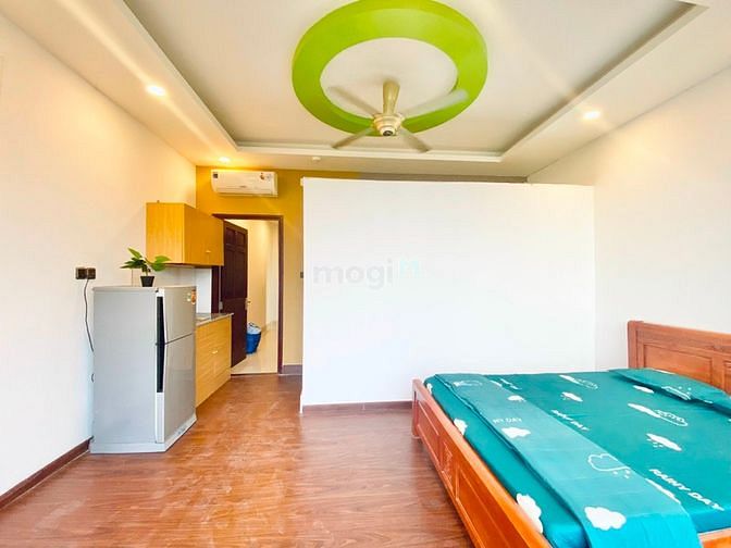 Hình ảnh Studio full nội thất - cửa kính siêu lớn view đẹp