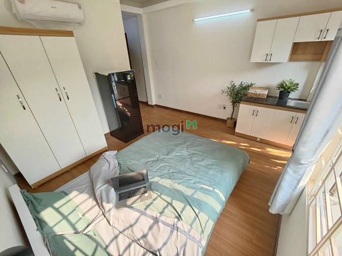 Hình ảnh Căn Hộ Full Nội thất có ban công cửa sổ thoáng view Công Viên Làng Hoa