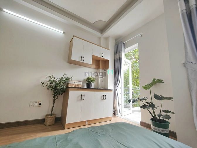 Hình ảnh Căn Hộ Full Nội thất có ban công cửa sổ thoáng view Công Viên Làng Hoa