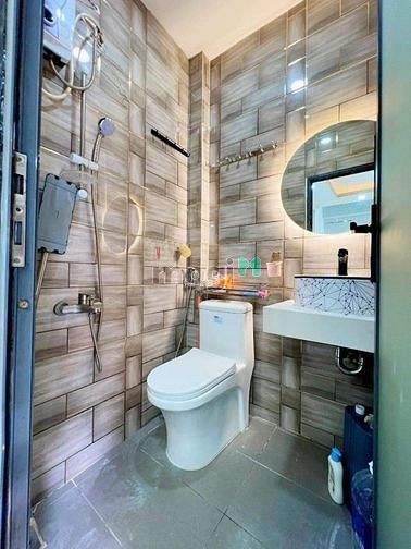Hình ảnh CUỐI THÁNG DỌN ĐI đường Bến Vân Đồn P.1 Q.4