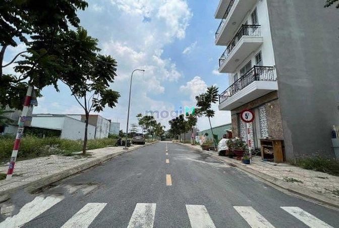Hình ảnh Kẹt tiền cần bán đất đường tô ngọc vân , quận 12 800tr sổ hồng riêng