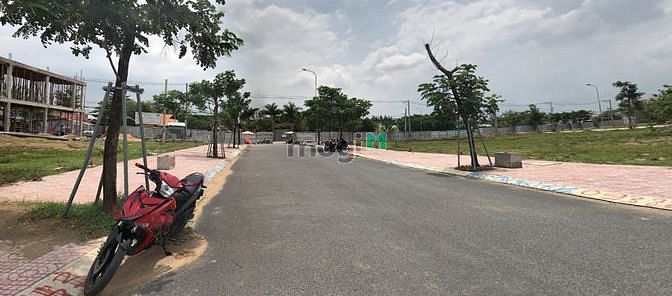 Hình ảnh Chỉ còn 8 lô DT 80m2 đường 12m, KDC Nam Phan Quận 2, SHR, Giá 2,5 tỷ.