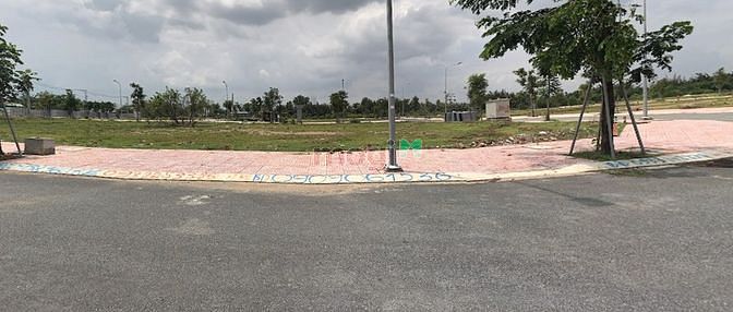 Hình ảnh Chỉ còn 8 lô DT 80m2 đường 12m, KDC Nam Phan Quận 2, SHR, Giá 2,5 tỷ.