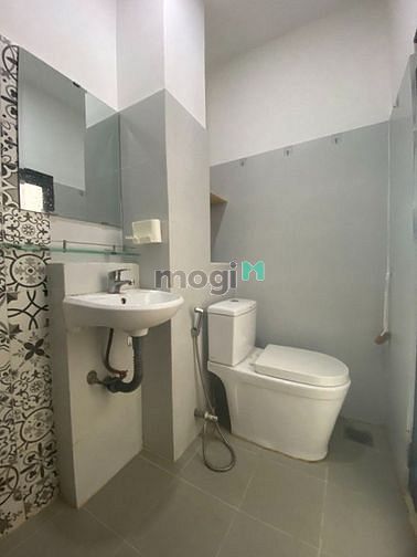 Hình ảnh Vừa trống căn studio ban công bếp riêng 30m2 ưu tiên khách ở sớm