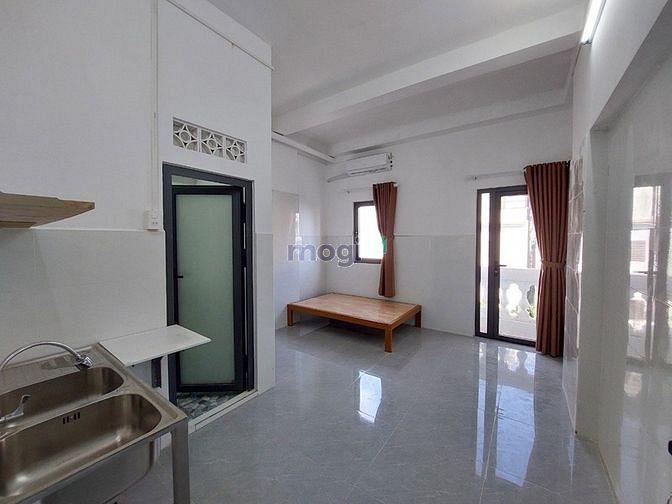 Hình ảnh CHDV -Ban Công DT 30m2 Ngay Chợ Hạnh Thông Tây
