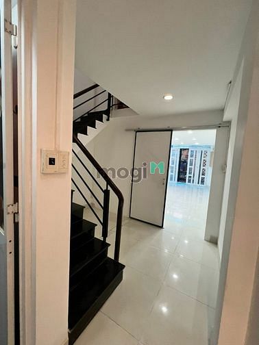 Hình ảnh Nhà nguyên căn 60m2 HBG đường Cao Thắng - Quận 3