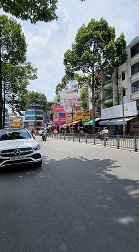 Hình ảnh Cho thuê nhà góc 2MT Tạ Uyên, P6, Q11. (ngang 15, dài 7m), 4 lầu, 7PN