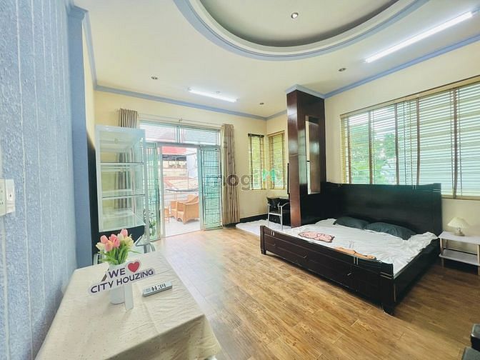 Hình ảnh Căn Studio Rộng 50m2 Full Nội Thất Ban Công- Công Viên Làng Hoa