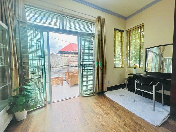 Hình ảnh Căn Studio Rộng 50m2 Full Nội Thất Ban Công- Công Viên Làng Hoa