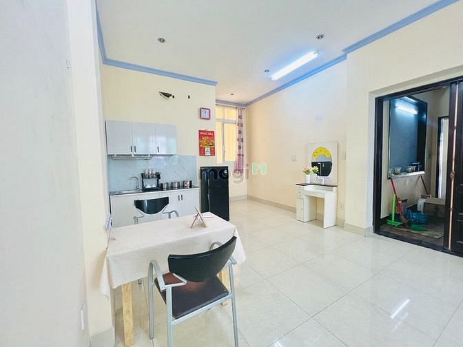 Hình ảnh Căn Studio Rộng 50m2 Full Nội Thất Ban Công- Công Viên Làng Hoa