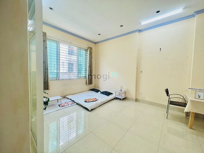 Hình ảnh Căn Studio Rộng 50m2 Full Nội Thất Ban Công- Công Viên Làng Hoa