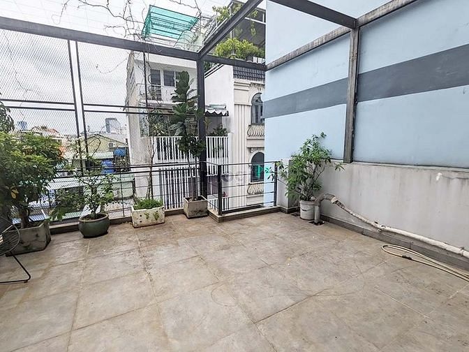 Hình ảnh Penthouse đường CMT8 Quận 10 ban công full nội thất