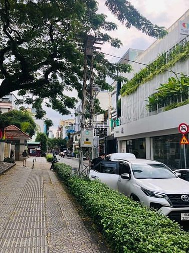 Hình ảnh Cho thuê nhà Quận 1 - 4.5x27m - 6 Tầng có thang máy, PCCC
