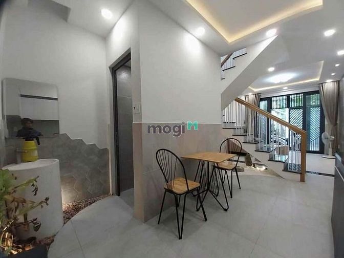Hình ảnh KHU VỰC SẦM UẤT đường Hàm Tử, Q5, 52m², giá 2 tỷ 320