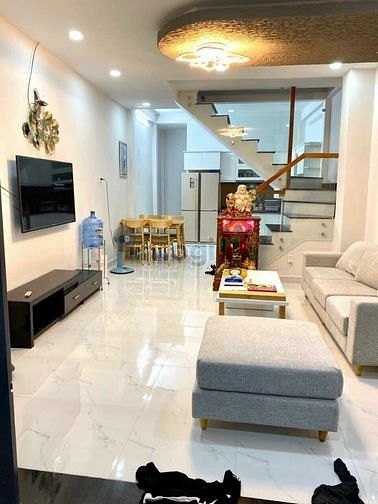 Hình ảnh Nhà đẹp 1/ Lê Đại Hành đối diện SVĐ Phú Thọ Q11 60m2 sổ riêng