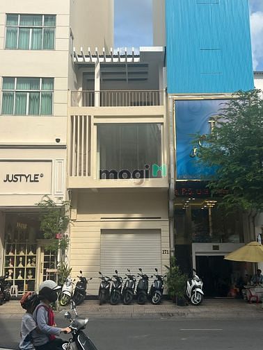 Hình ảnh Cho Thuê Nhà MT Võ Văn Tần Q3 _ (5x20m) 4 Tầng, Đoạn 2 Chiều