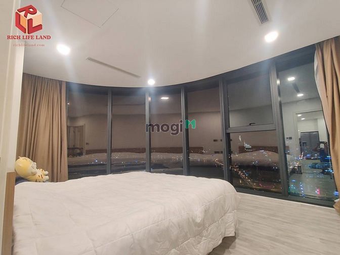 Hình ảnh Vinhomes Golden River đẳng cấp thượng lưu - View sông toàn cảnh !!!