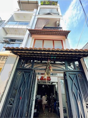 Hình ảnh Bán nhà Đoàn Văn Bơ chỉ 4 tỷ 1