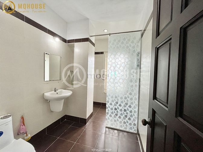 Hình ảnh Cho Thuê Căn Hộ 2PN Cao Cấp Ngay Ung Văn Khiêm