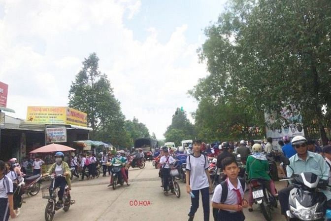Hình ảnh Sang Gấp 540m2 Đất Đối Diện Chợ.Ngay KCN Nhật-Hàn.Dân Cư Đông.Gía 1ty1