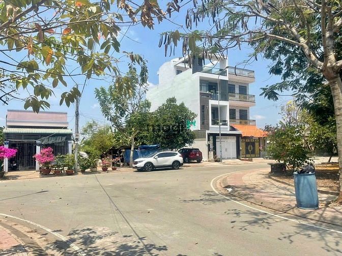 Hình ảnh Bán Lô Đất 105m2 Đường 249 Hoàng Hữu Nam,Phường Tân Phú