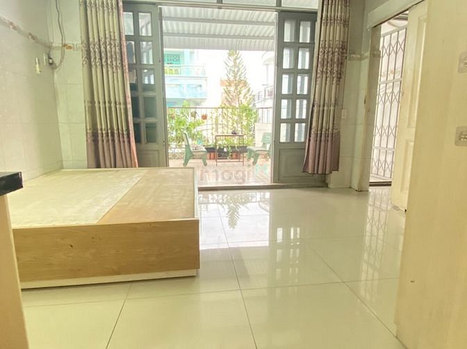 Hình ảnh Phòng full nội thất ban công rộng gần ĐH Văn Lang