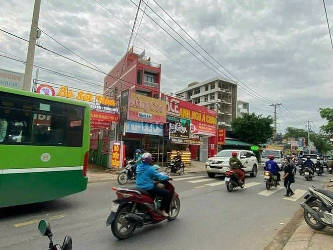 Hình ảnh Đất Mặt tiền, có nhà cấp 4 đang cho thuê 5 x 40 Hà Huy giáp, Quận 12