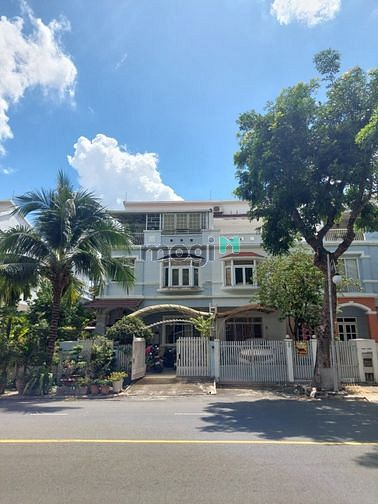 Hình ảnh Nhà Biệt Thự Phạm Văn Nghị Q7 _ 3 Tầng (14x16m)