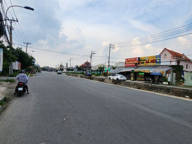 Hình ảnh ĐẤT TRỐNG mặt tiền LƯƠNG ĐỊNH CỦA cạnh trường tiểu học Tuệ Đức 2700m2