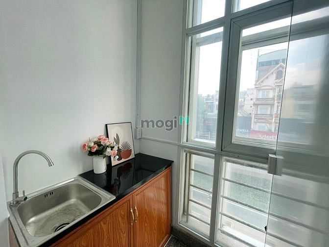 Hình ảnh Studio tách bếp full nôii thất cửa sổ thoáng mát ngay Hoàng Hoa Thám