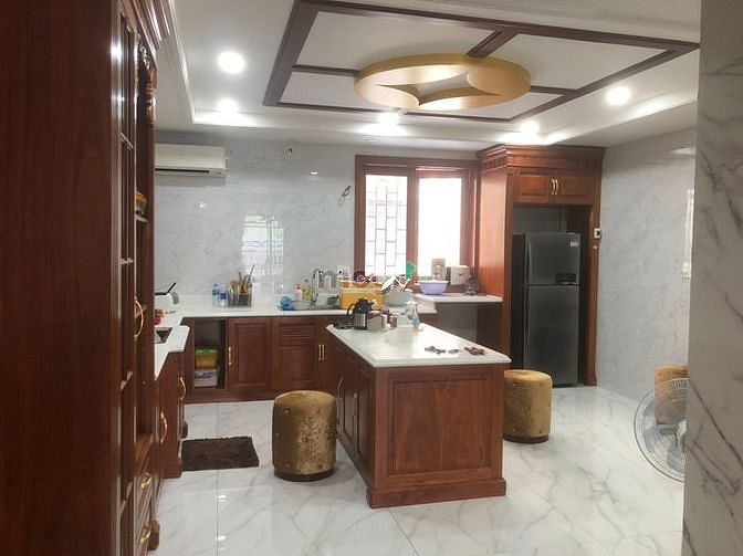 Hình ảnh Cho thuê nhà nguyên căn 1 hầm+1 trệt+3 lầu tên lửa