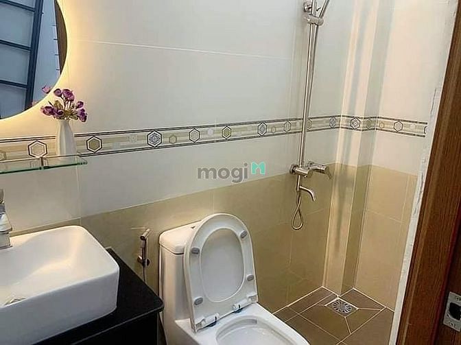 Hình ảnh NHÀ ĐẸP FULL NỘI THẤT đường Nguyễn Thiện Thuật P.1 Q.3 3pn 3wc 58m2