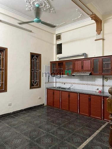 Hình ảnh Gấp !!! Cho thuê nhà phố Thái Thịnh 55m, 4 tầng, 11tr/ tháng